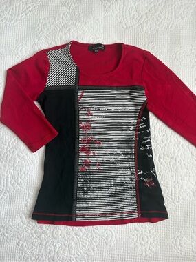 Vintage 2000s Red and Black Patchwork Quater Length Sleeve Top